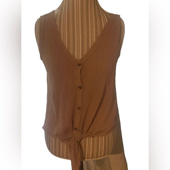 Sienna Sky Tops - Sienna Sky size small top excellent can drink cute style see pics